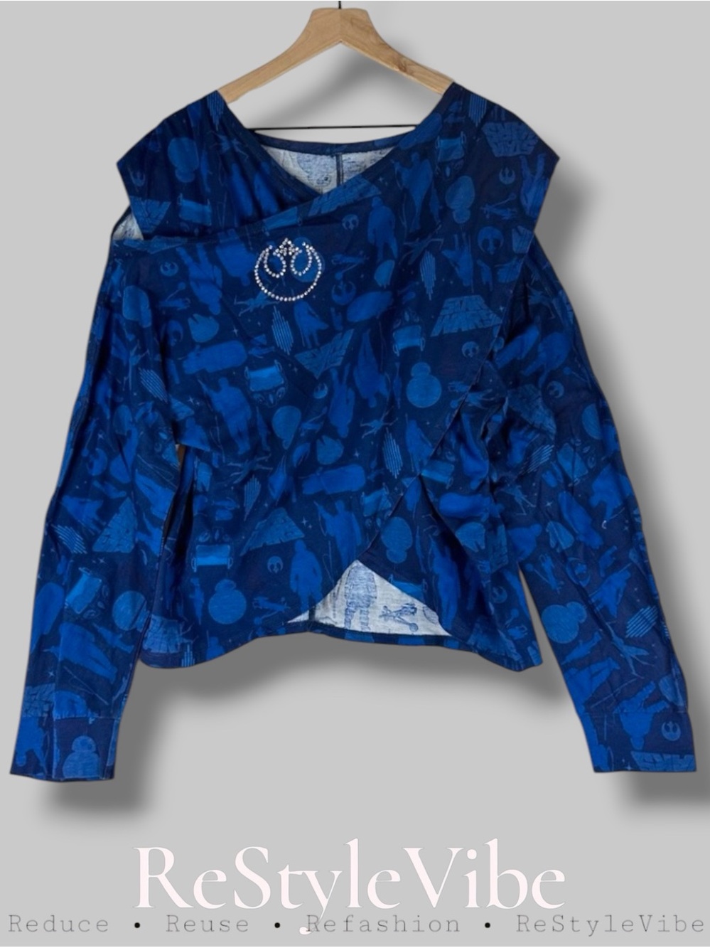 DISNEY PARKS Women’s Size XXL Top Shirt Long Sleeve Star Wars Cold Shoulder